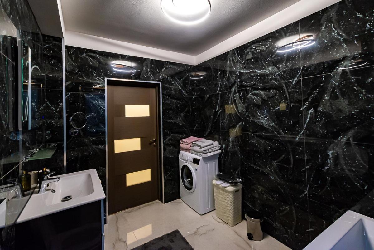Moky Rezident Apartment Arad Exterior photo