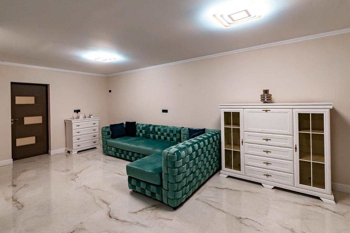 Moky Rezident Apartment Arad Exterior photo