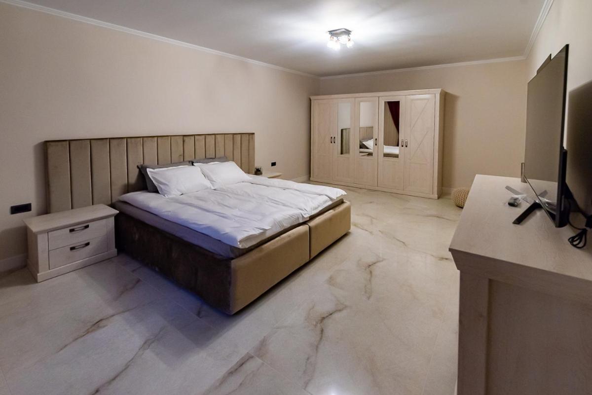 Moky Rezident Apartment Arad Exterior photo